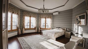 7 bedrooms, iron/ironing board, free WiFi, bed sheets