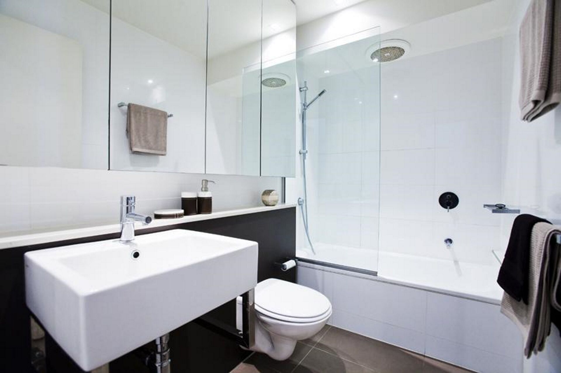 North Fitzroy Townhouse — image 2