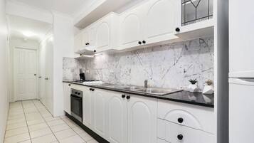 Fridge, microwave, oven, stovetop