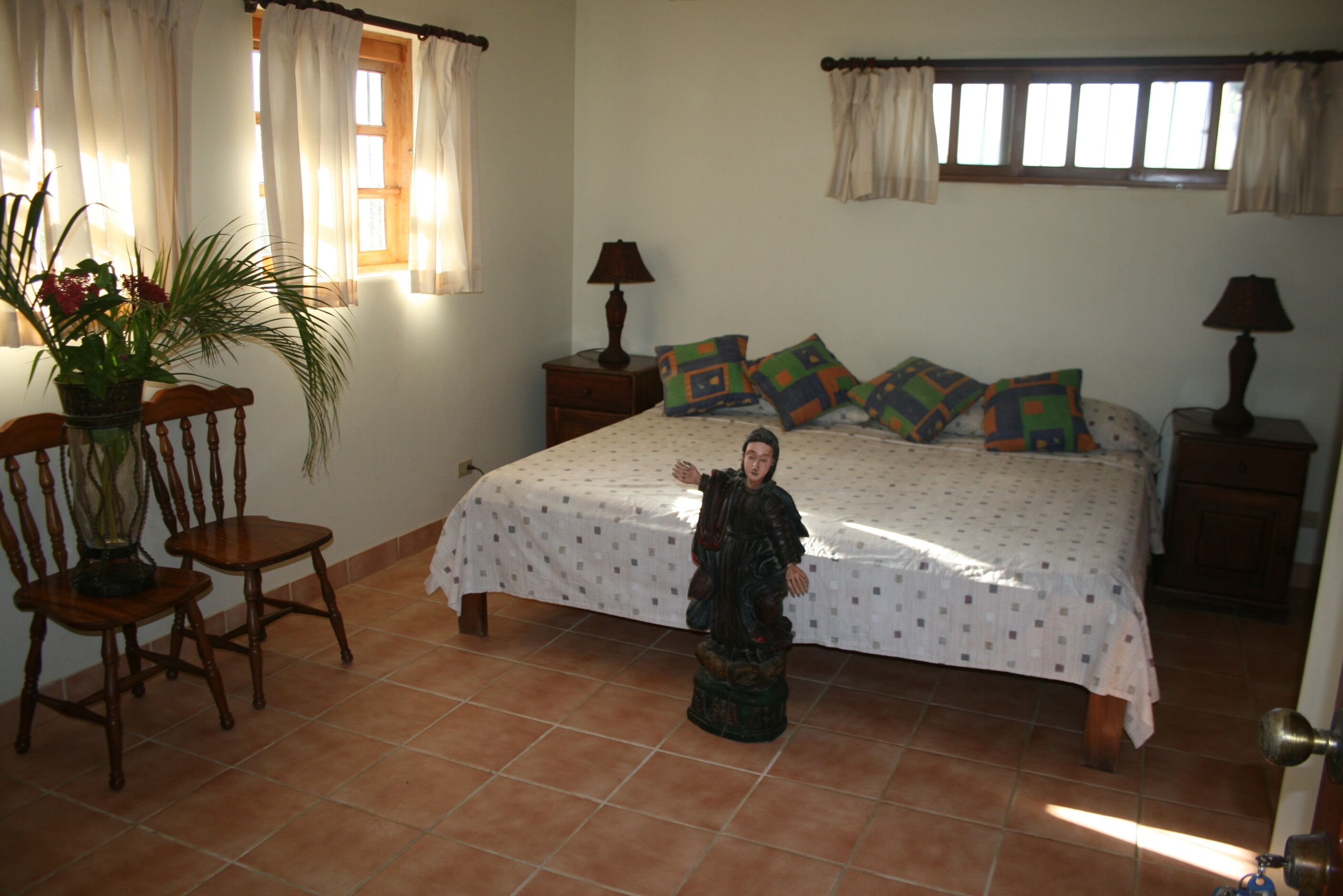 VILLAS CASA LOMA - Suite 302 FLAMINGO BEACH'S BEST KEPT SECRET FOR OVER 30 YEARS