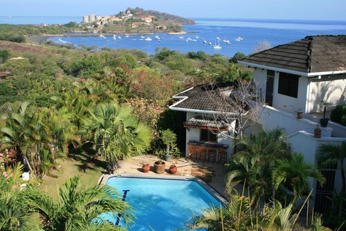 VILLAS CASA LOMA (Suite 302) LE MEILLEUR SECTEUR DE FLAMINGO BEACH POUR PLUS DE 30 ANS