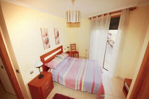 2 bedrooms, WiFi, bed sheets, wheelchair access