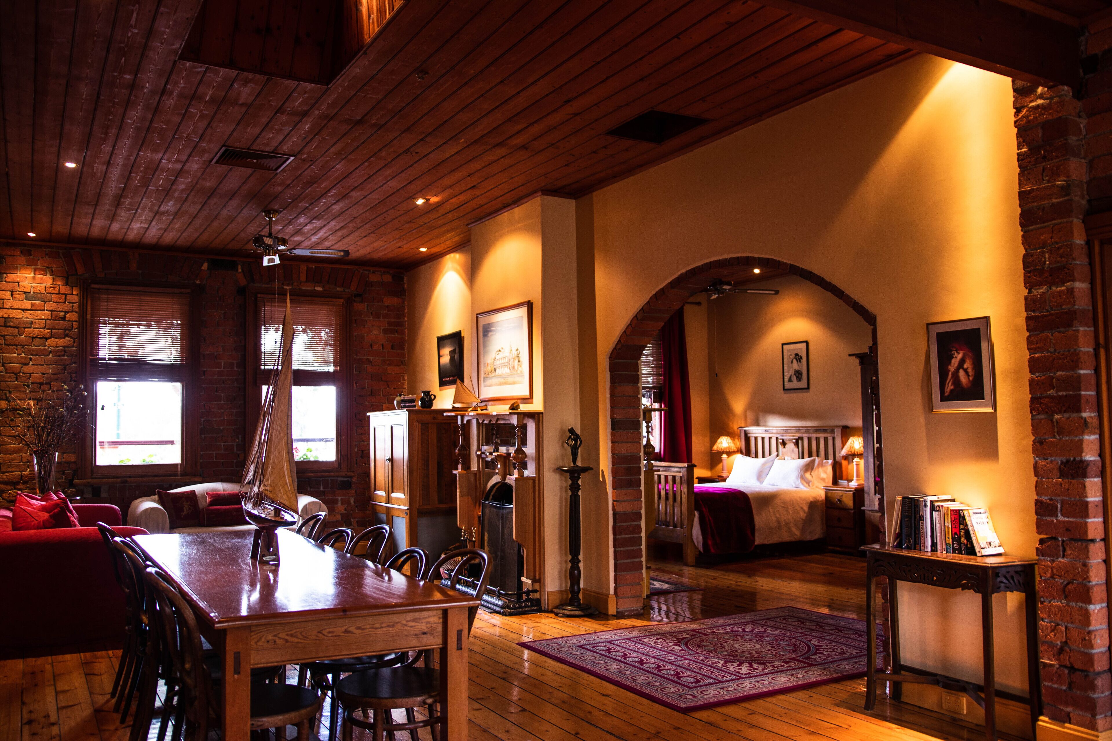 GRANDVIEW APARTMENT 159 View Street. Bendigo.