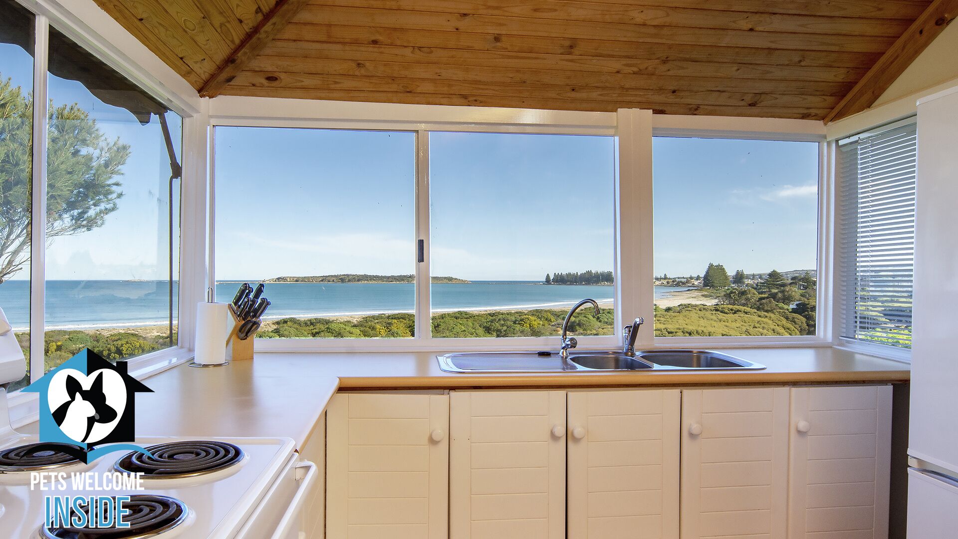 Absolute Beachfront 3BR 2BA Home w/ Beach Track — image 8