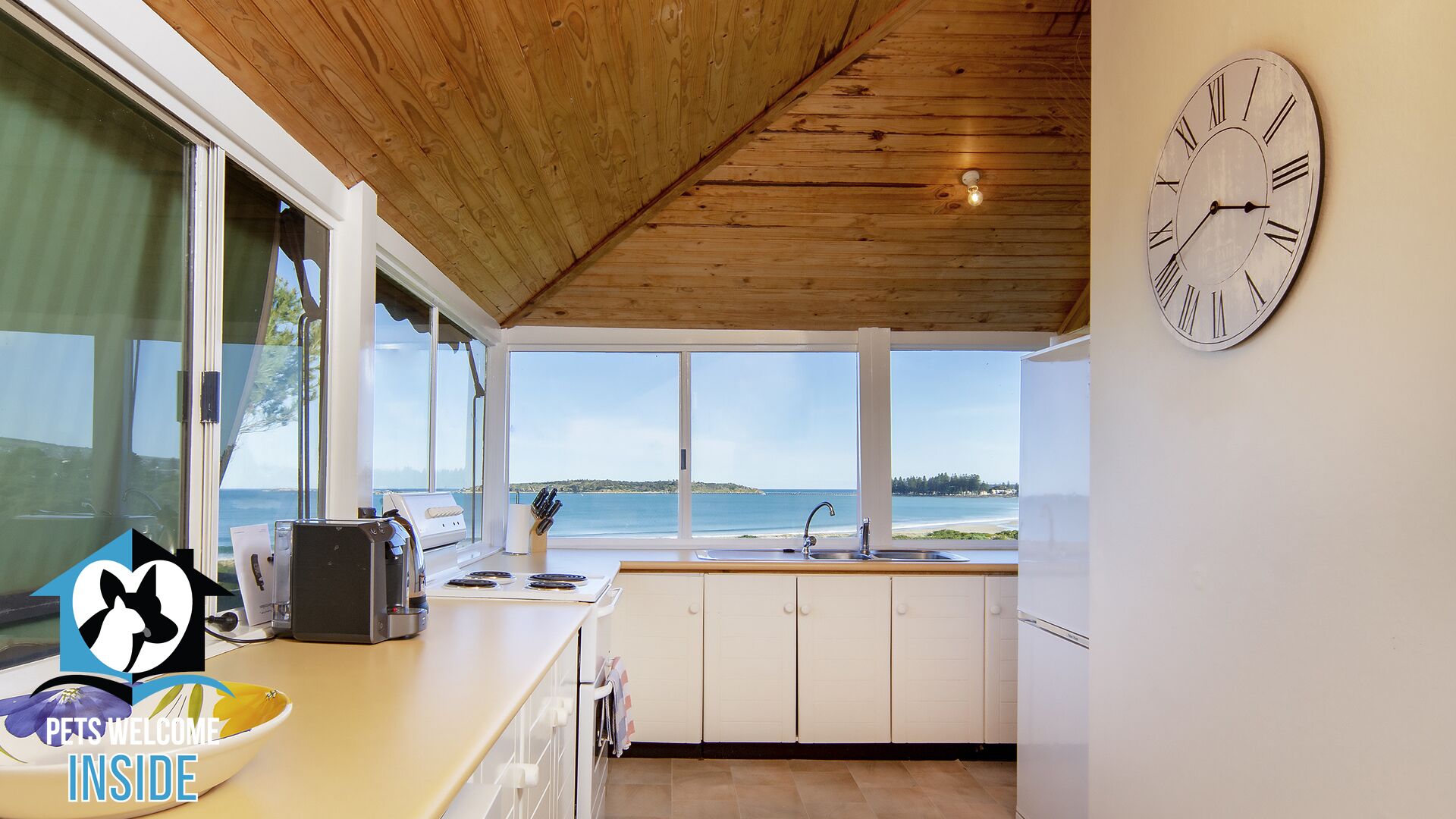 Absolute Beachfront 3BR 2BA Home w/ Beach Track — image 7