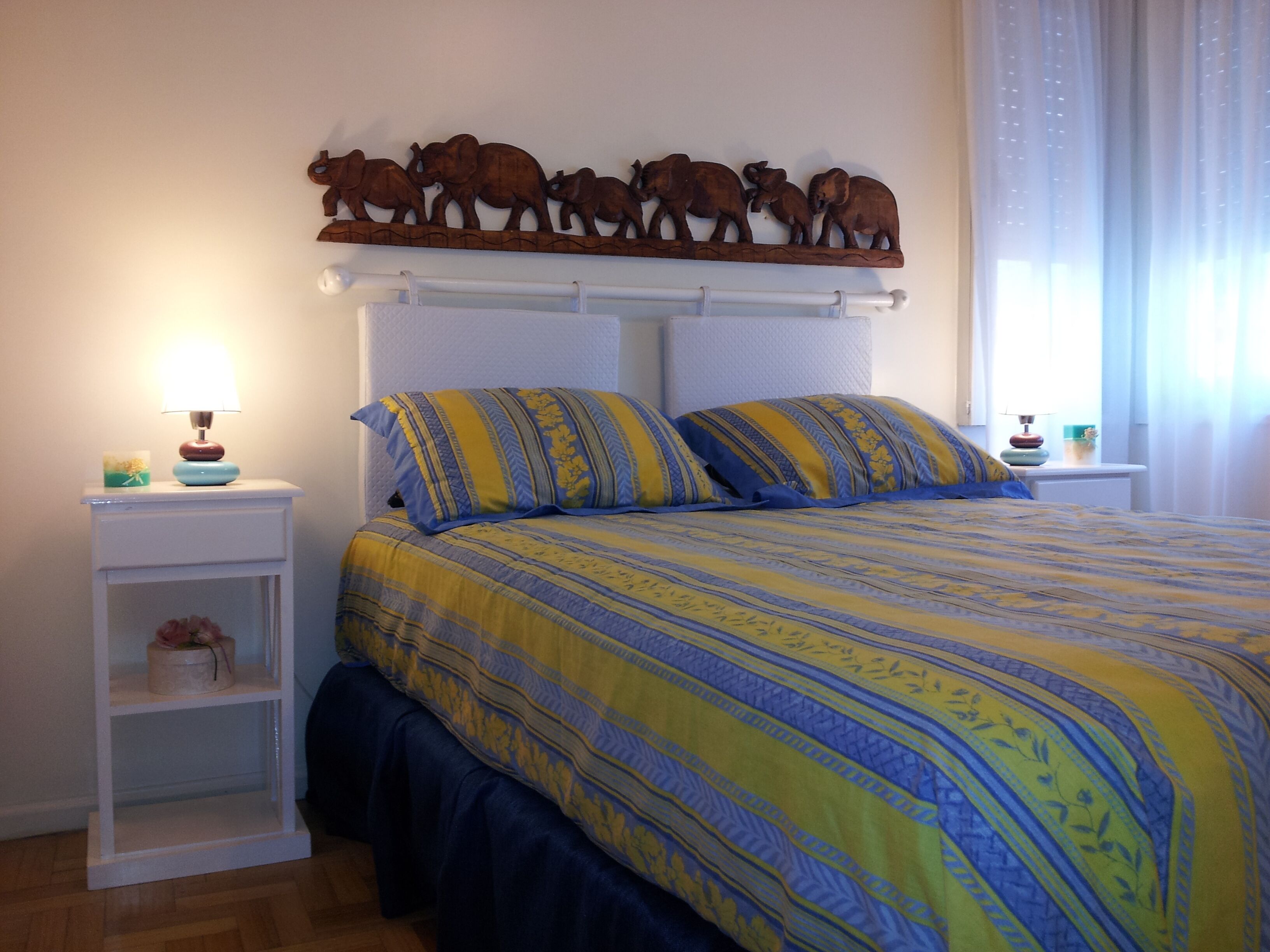 1 室のベッドルーム、セーフティボックス (室内)、デスク、アイロン / アイロン台