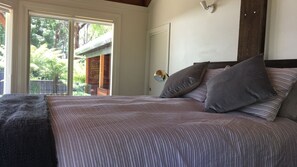 4 Schlafzimmer, Schreibtisch, Internetzugang, Bettwäsche