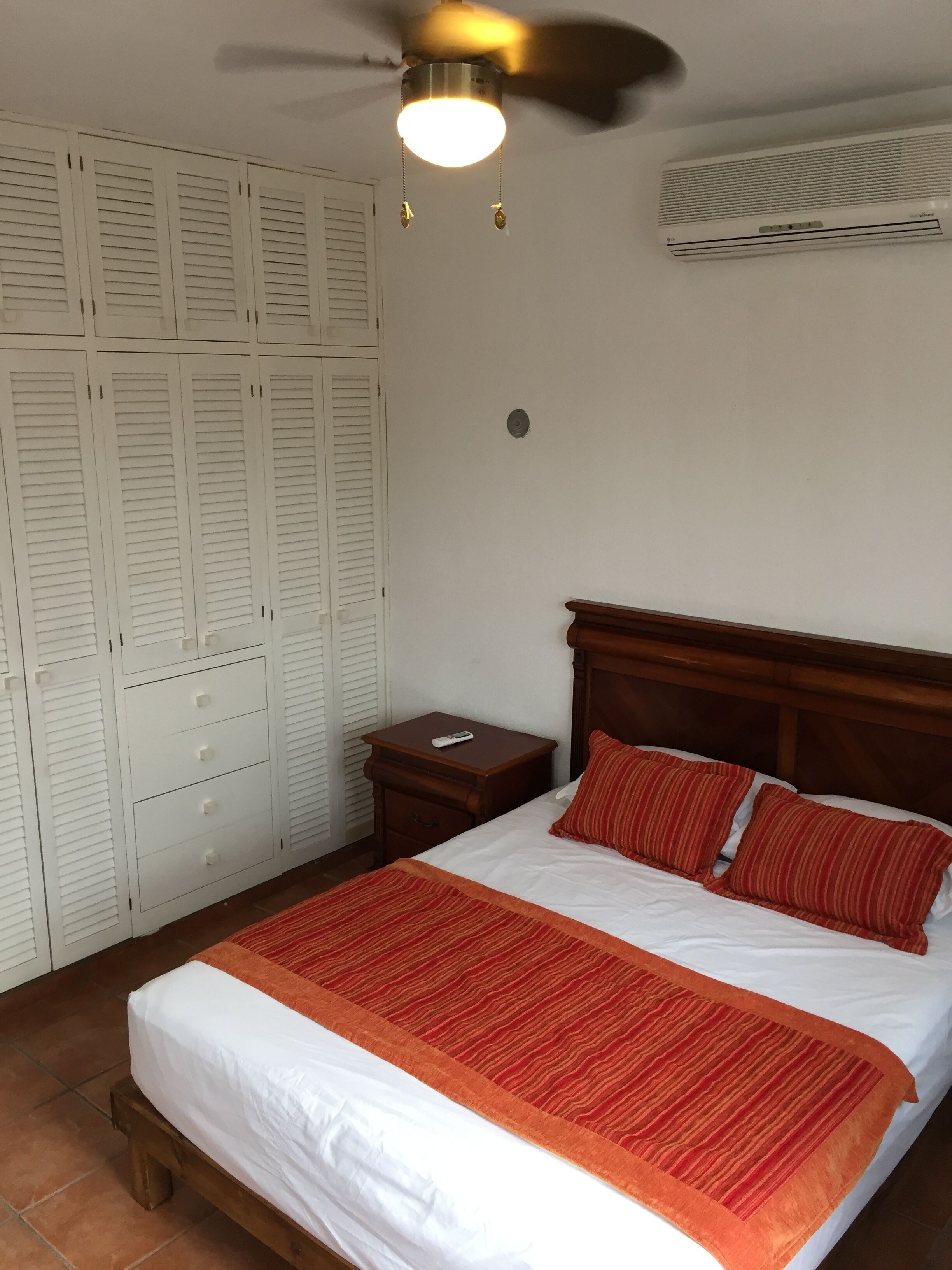 Hermosa Casa en la Ciudad con 3 habitaciones