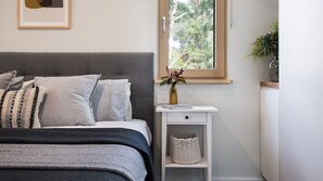 2 bedrooms, internet, bed sheets
