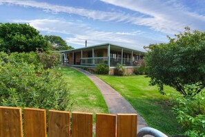 Exterior - Dots Lakehouse Mallacoota (Mallacoota)