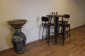 Dining - Amplio y cálido departamento en Colonia Roma / Warm And Spacious apartment  (Roma Nte.)