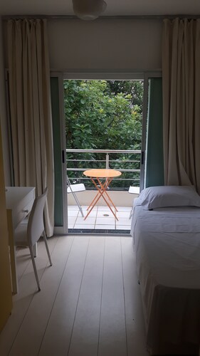 Balkony 407-3 Chambres UNB à proximité