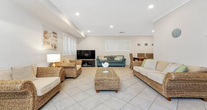 PRIMROSE SANDS | Accom Holidays