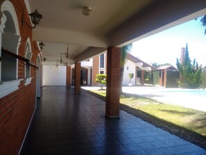Terrace/patio - Comfort, leisure, and safety for families and friends who want to relax! (Peruíbe)
