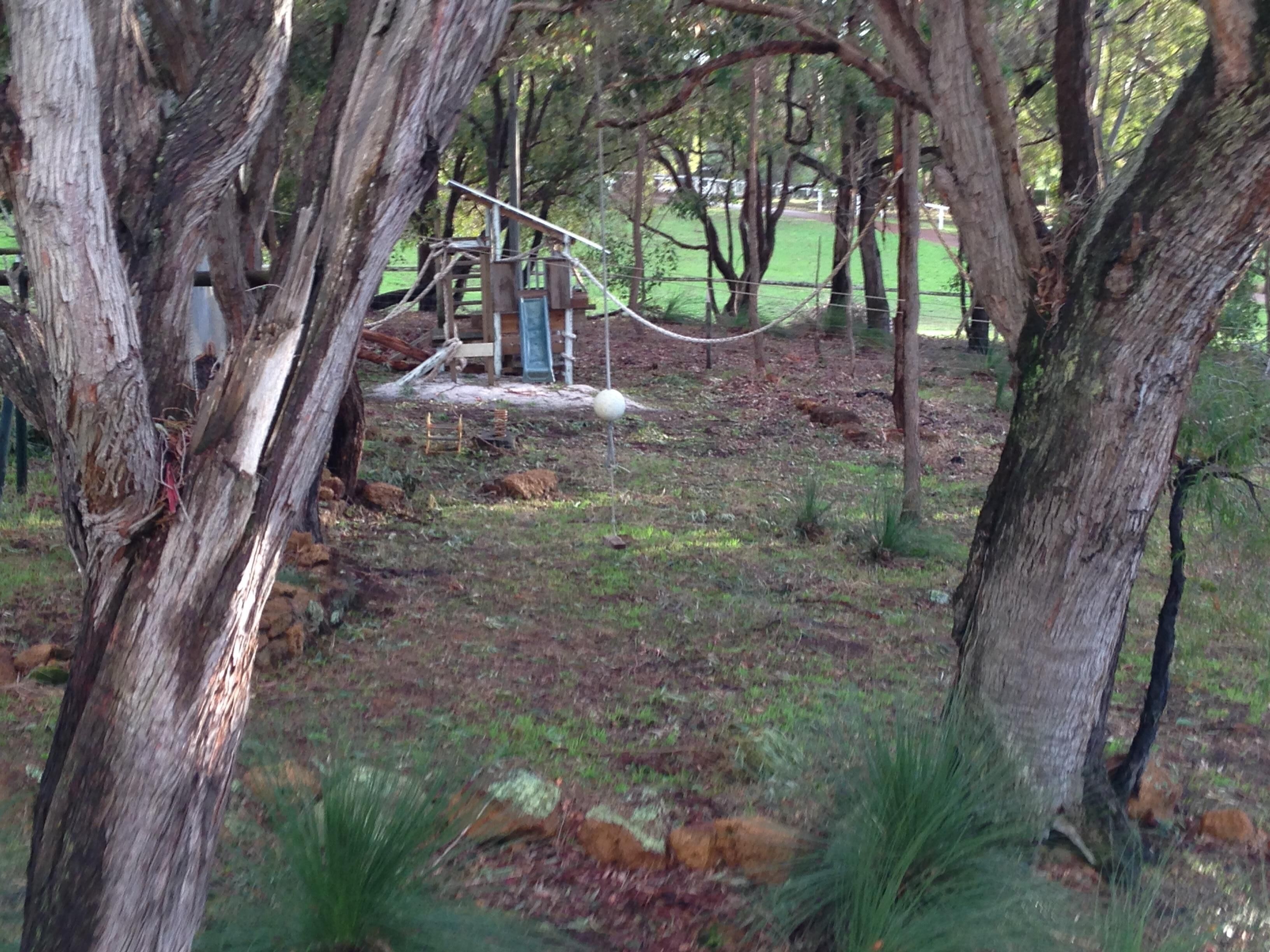 STUNNING HOME YALLINGUP. BEAUTIFUL SURROUNDINGS. WALK IN AND RELAX — image 24