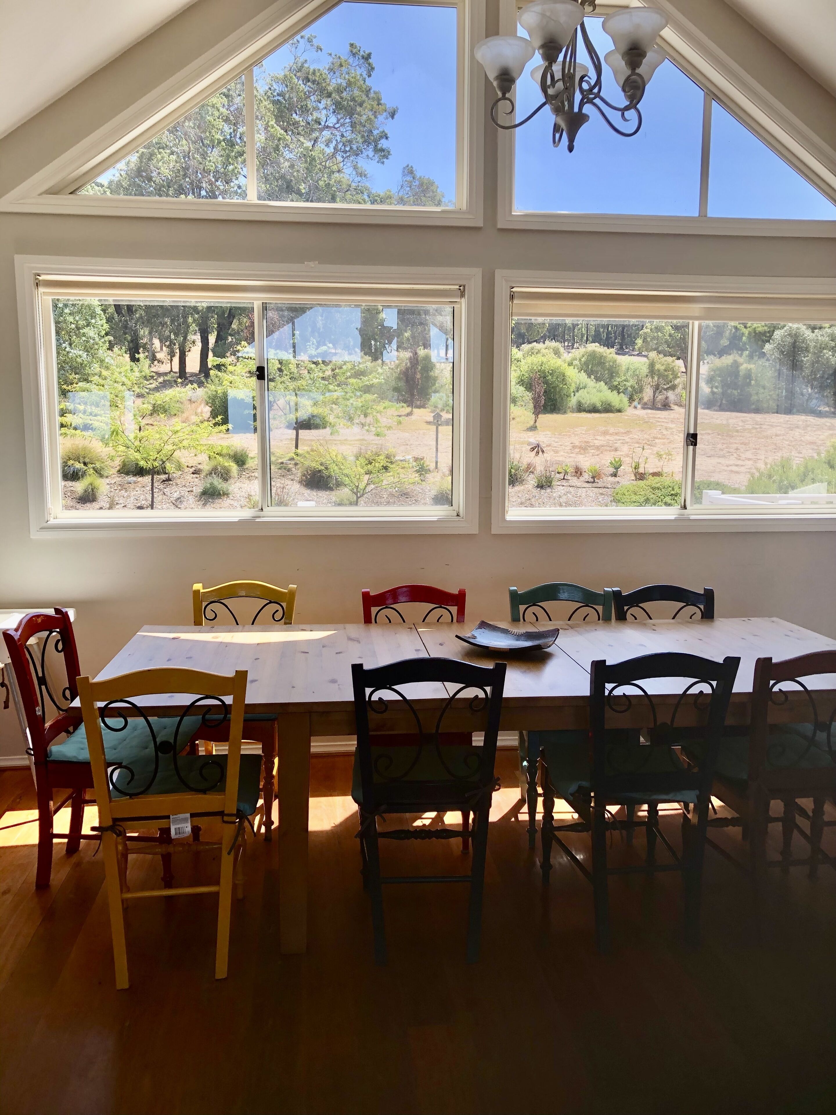 STUNNING HOME YALLINGUP. BEAUTIFUL SURROUNDINGS. WALK IN AND RELAX — image 5