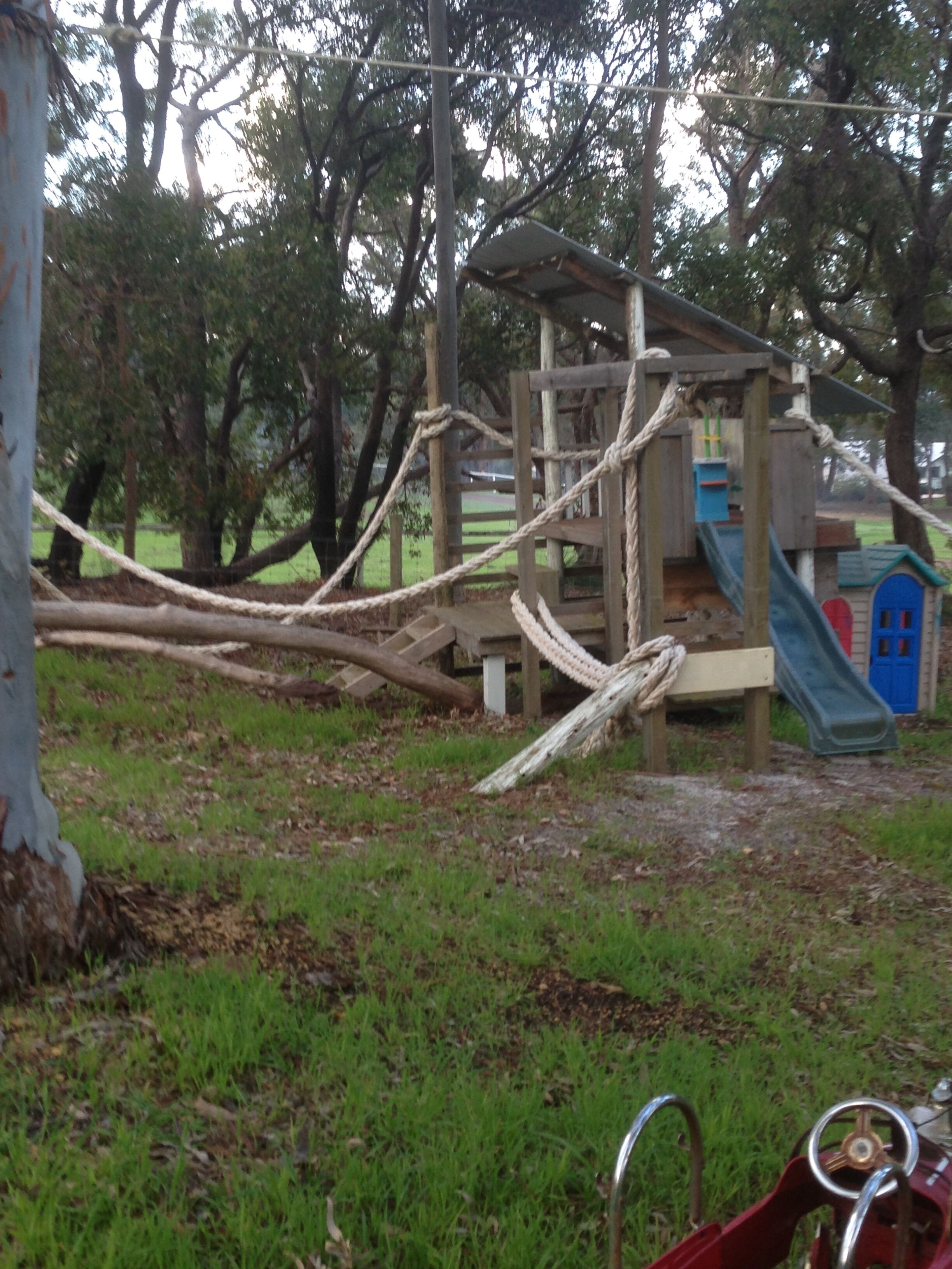 STUNNING HOME YALLINGUP. BEAUTIFUL SURROUNDINGS. WALK IN AND RELAX — image 26