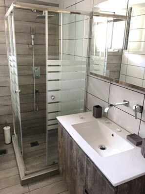 Hair dryer, towels - Pegasus Amazing Flat, 2min walk from the beach and 7min walk from Old Town (Chania)
