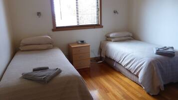 2 bedrooms, iron/ironing board, WiFi, bed sheets