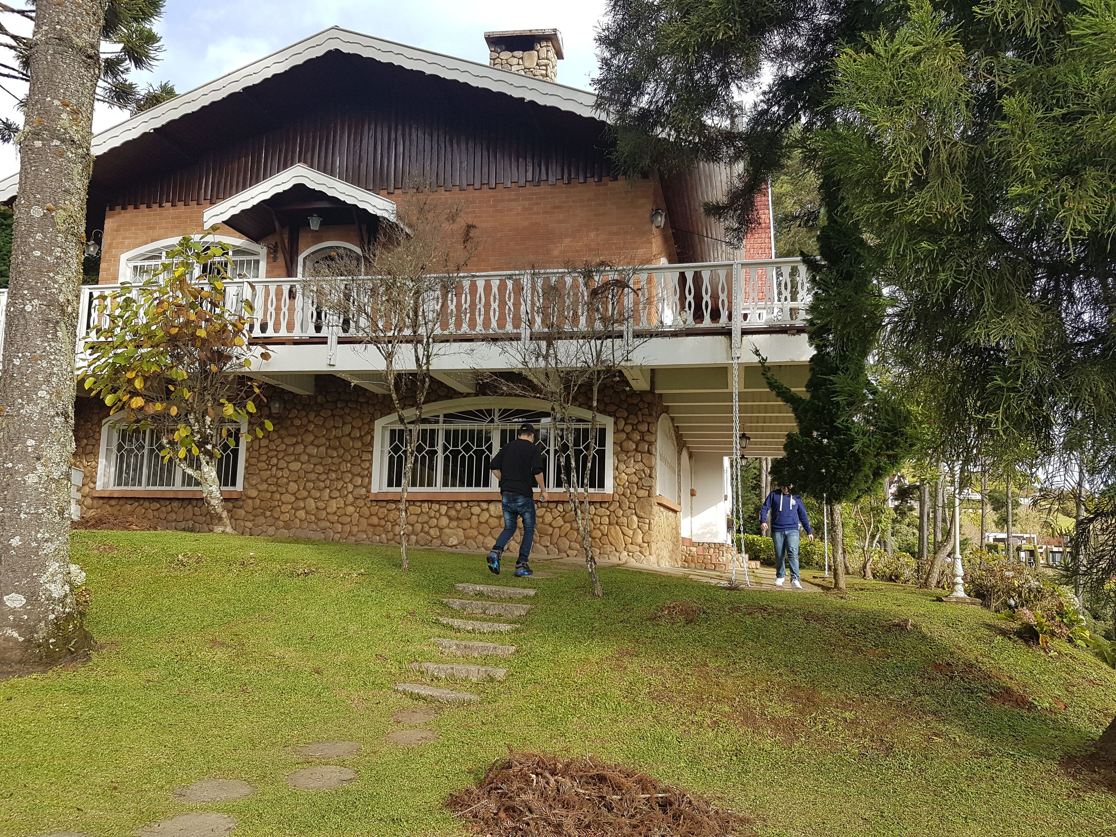 High Standard House in Alto de Capivari for 20 people with 8 bedrooms and 4 suites