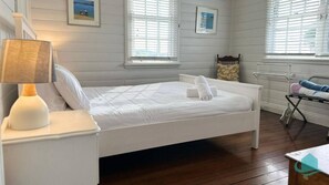 3 slaapkamers, een strijkplank/strijkijzer, wifi