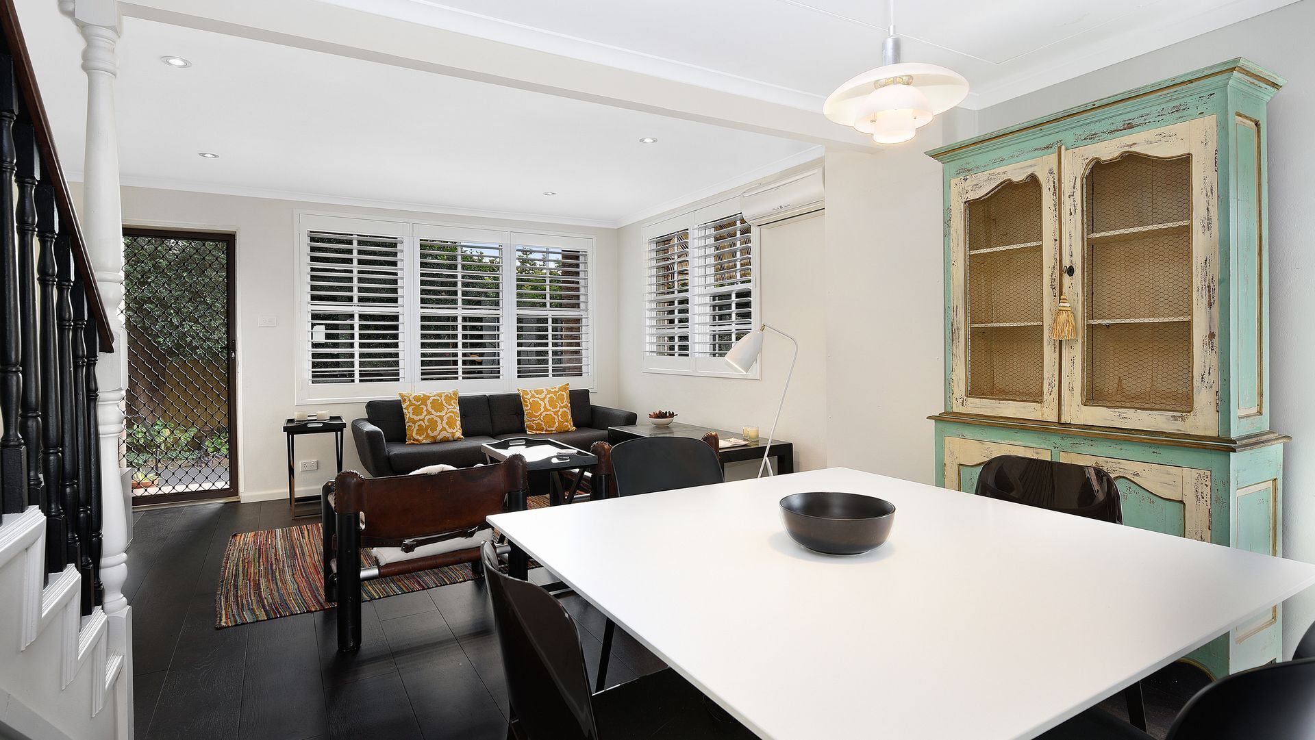 PERFECTLY PEACEFUL- Harbour foreshores secs away