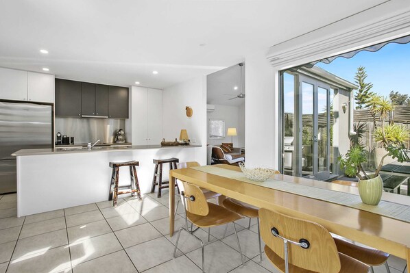 Interior - Classy Clifford, Barwon Heads (Barwon Heads)