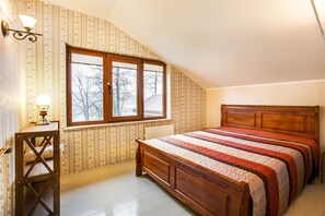 5 soverom, strykejern/-brett, wi-fi (inkludert) og sengetøy