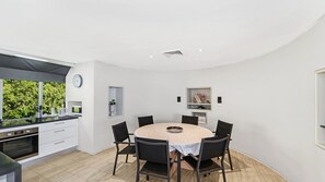 Dining - Terrace 9 - Views Forever (Avoca Beach)