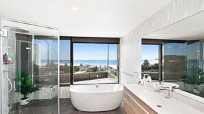 Shower - Terrace 9 - Views Forever (Avoca Beach)