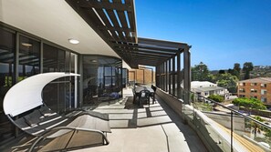 Outdoor dining - Terrace 9 - Views Forever (Avoca Beach)