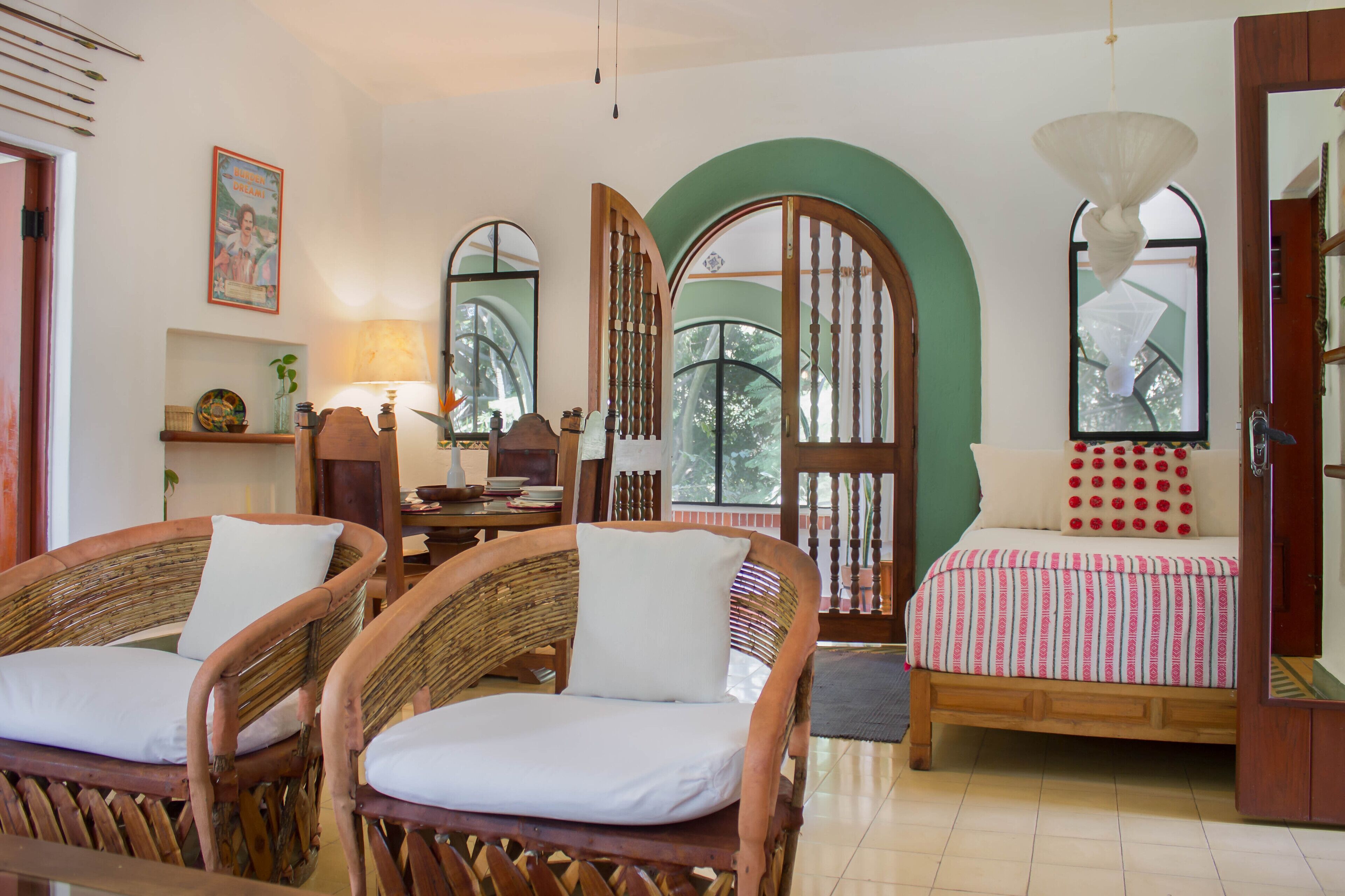 Villa Las Palmas Perfect for couples, small families, petfriendly-Great Location