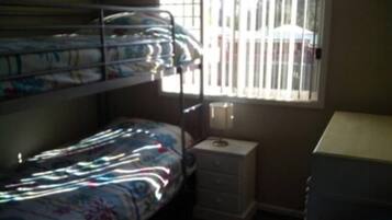 2 bedrooms, iron/ironing board, bed sheets