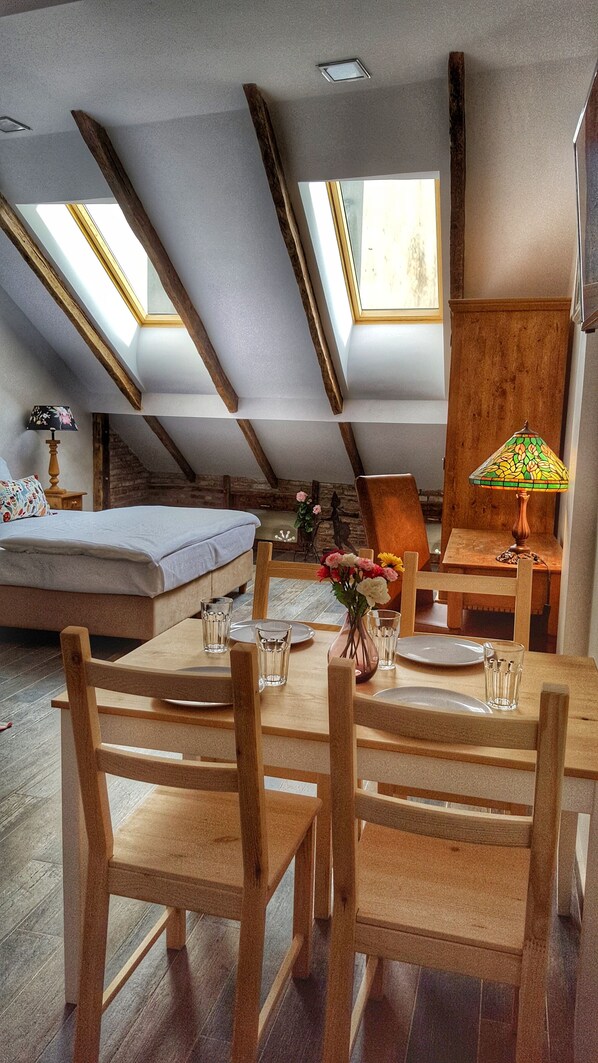 Desk, free WiFi, bed sheets