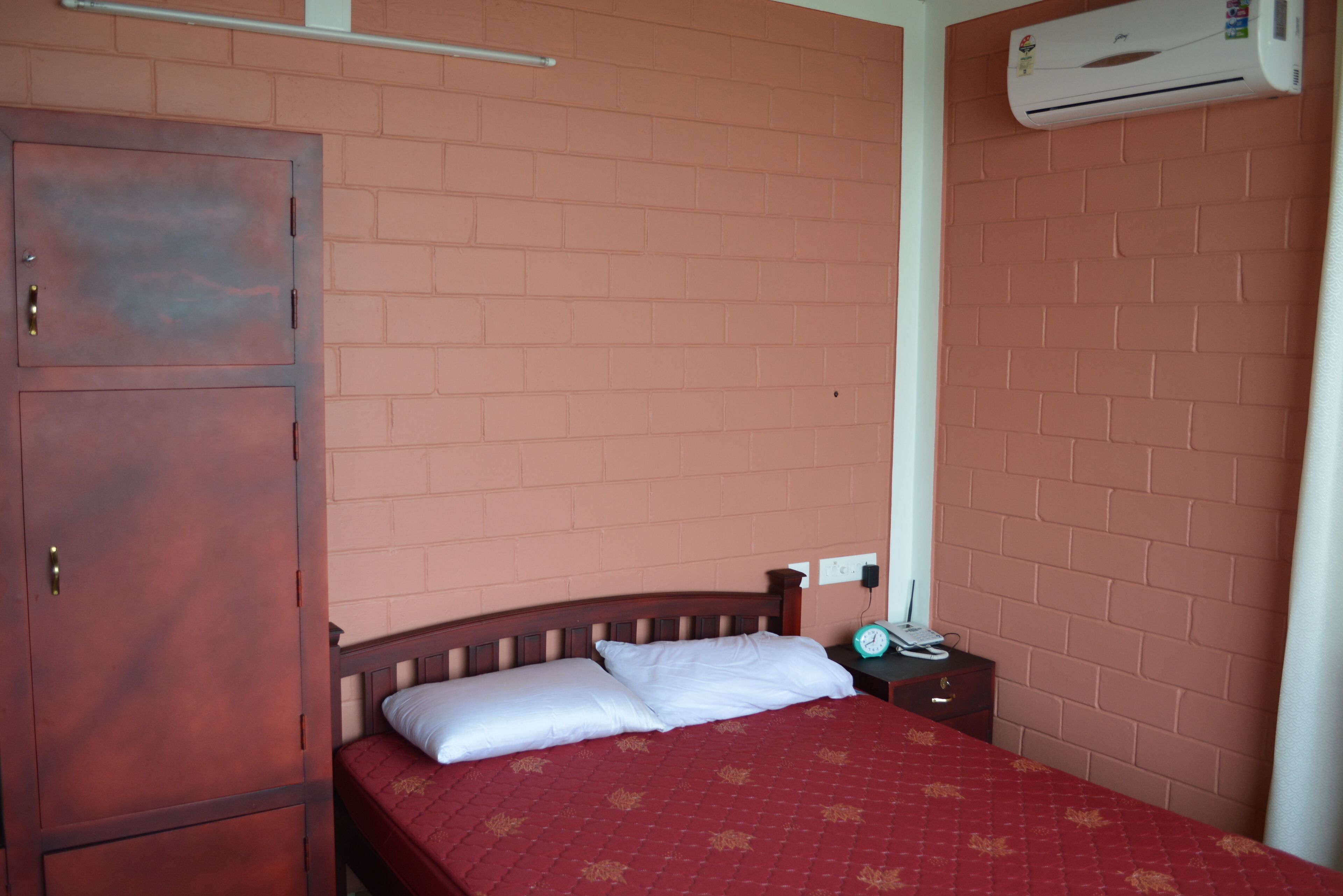 Periyar RiverView Homestay, Near Cochin Airport, Kochi | RiverView AC Rooms