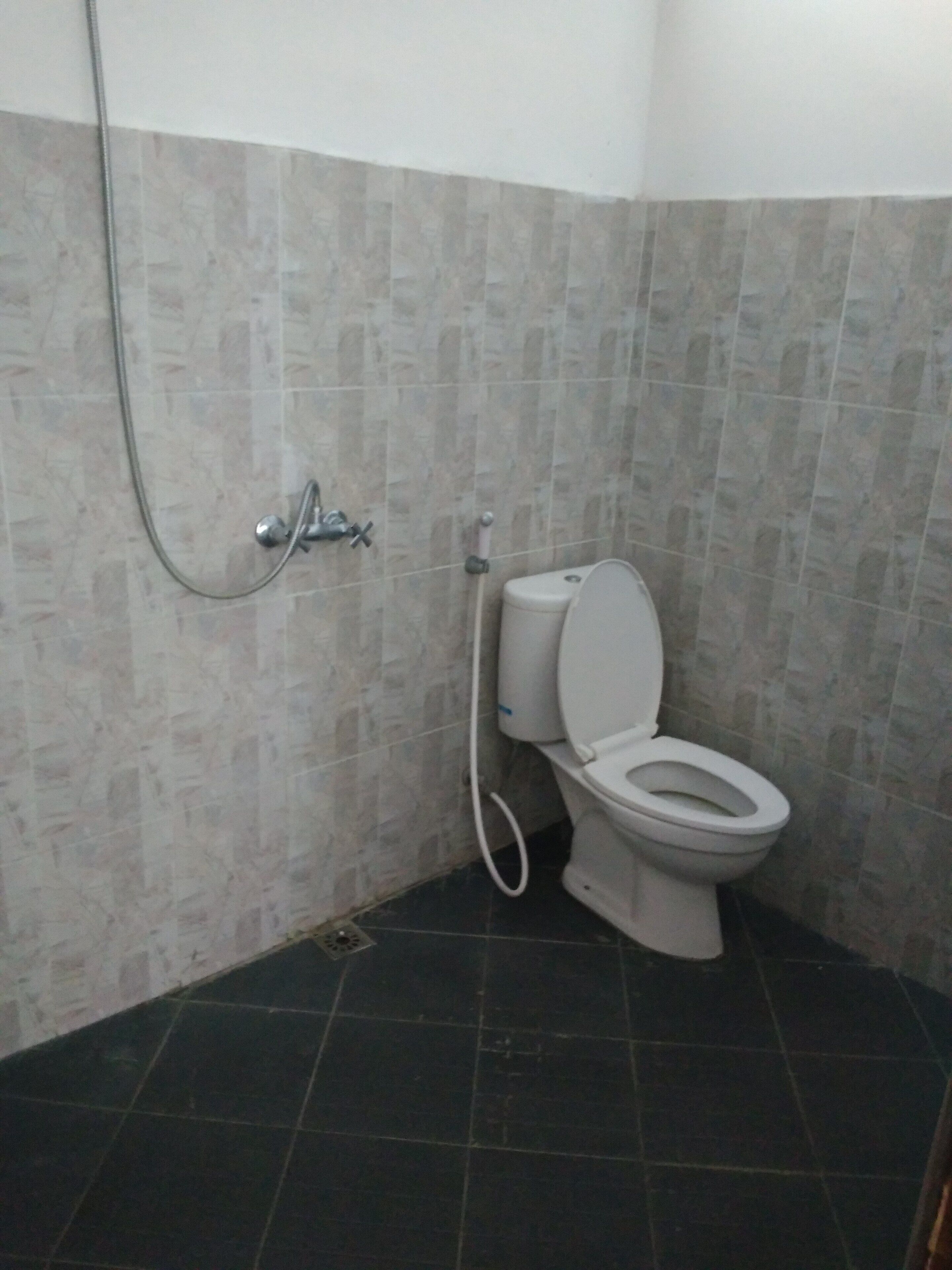 Amira Home Stay . Stay Sleep Surf