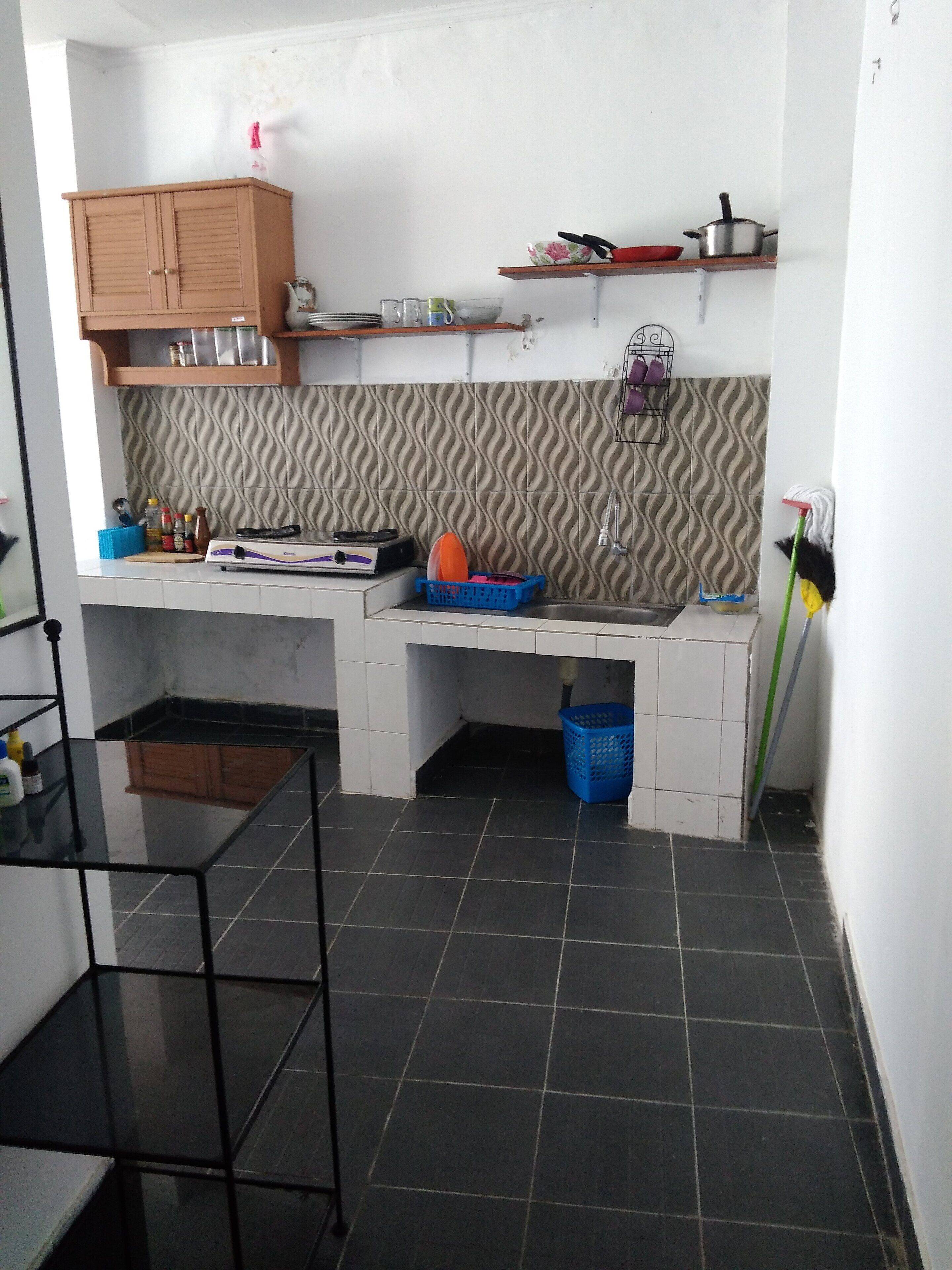 Amira Home Stay . Stay Sleep Surf