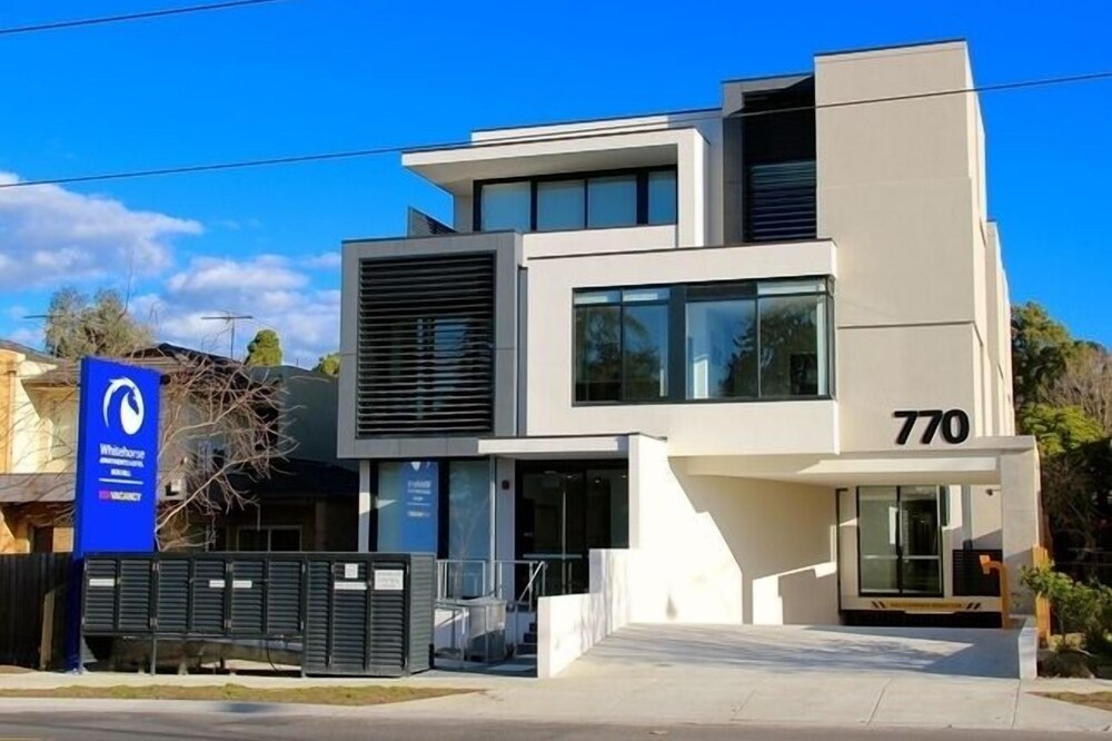 Whitehorse Apartments Hotel