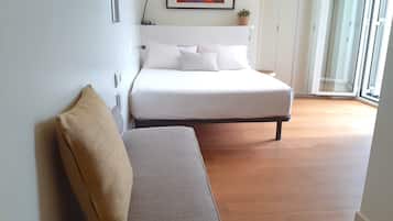 Tabla de planchar con plancha, cuna de viaje y wifi gratis