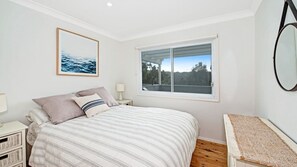 3 bedrooms, iron/ironing board, Internet, bed sheets - Day Dreamer - At The Copa (Copacabana)