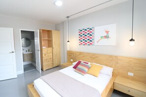 1 bedroom, desk, free WiFi, bed sheets