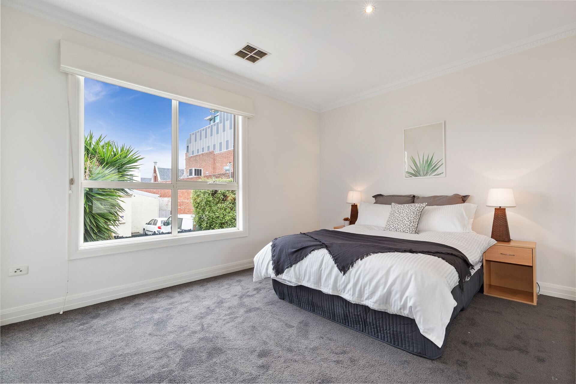 Spacious Townhouse in Brighton – close to station and shops — image 4