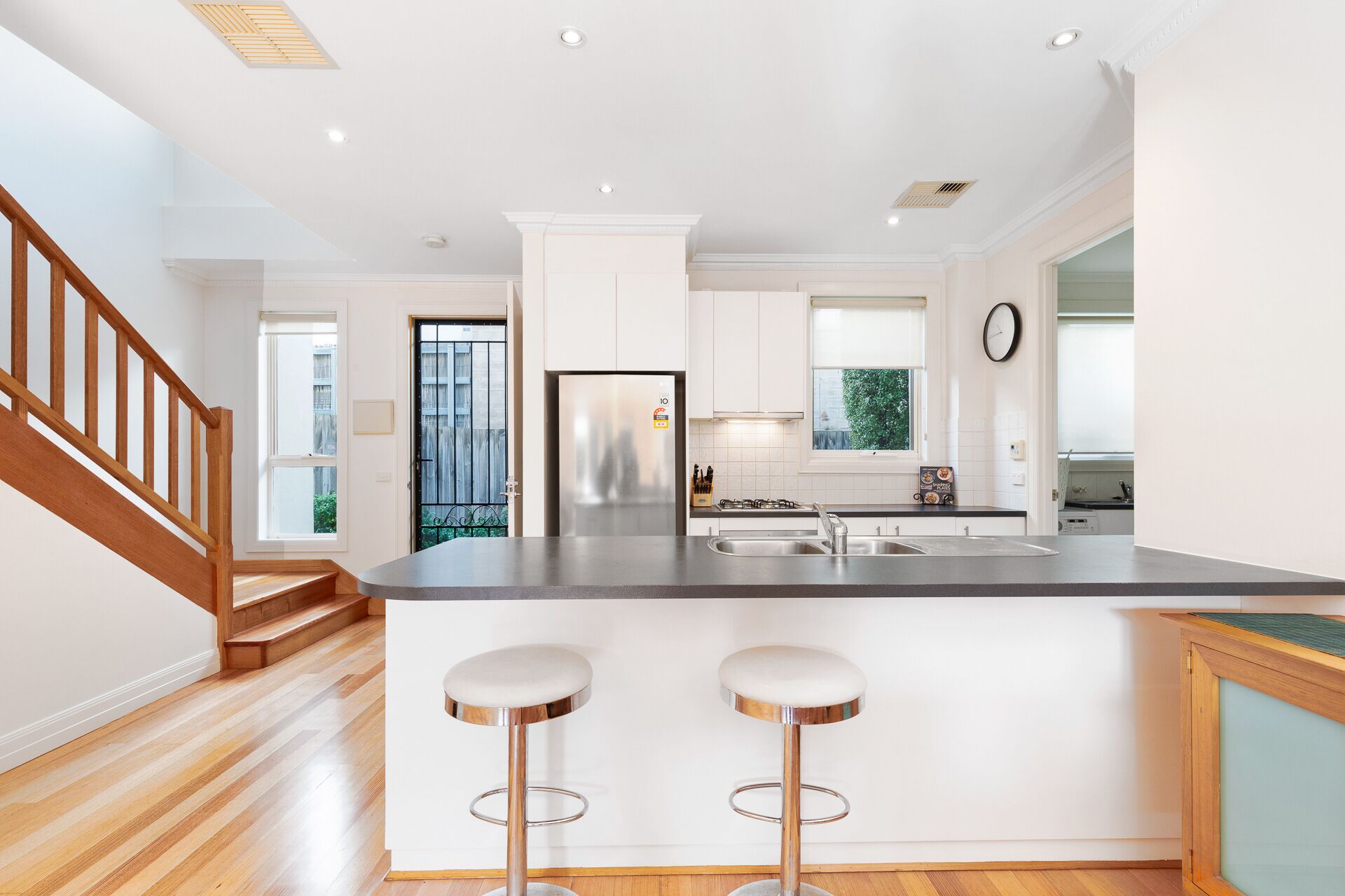 Spacious Townhouse in Brighton – close to station and shops — image 7