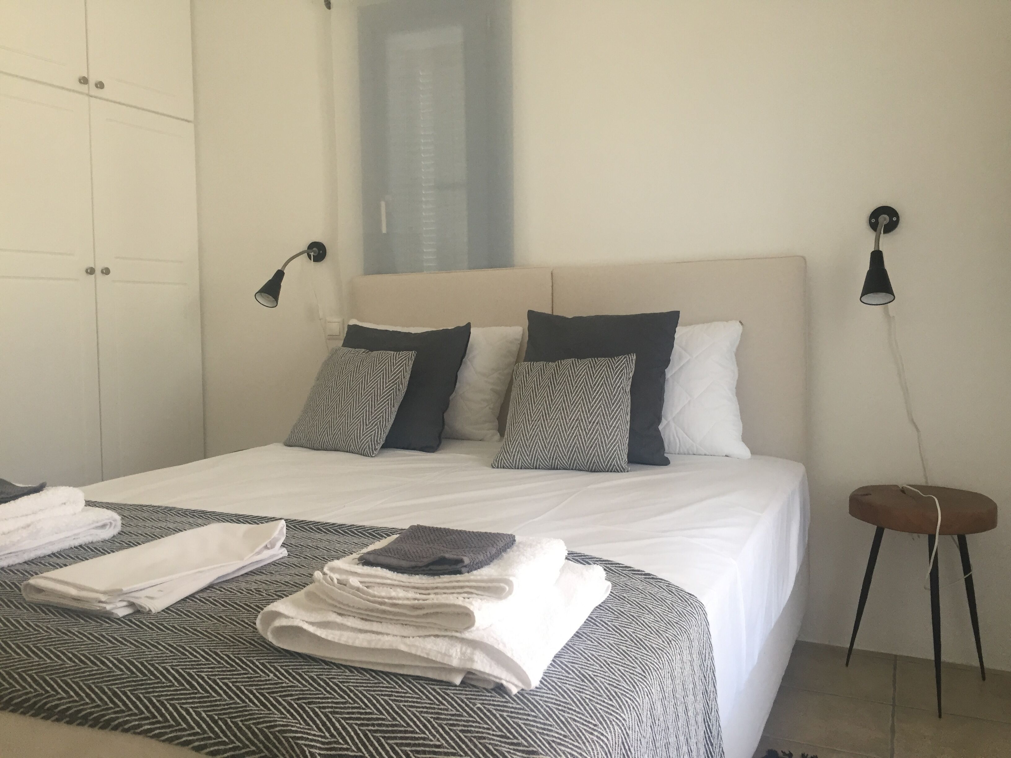 9 bedrooms, iron/ironing board, free WiFi, bed sheets