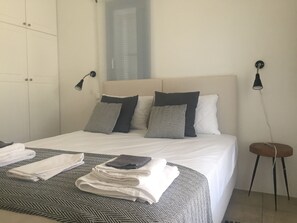 9 Schlafzimmer, Bügeleisen/Bügelbrett, kostenloses WLAN, Bettwäsche
