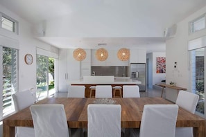 Dining - White Sands Beach House (Marcoola)