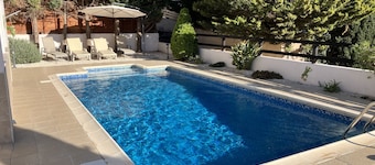 Private Pool - All En-Suite - Games Room - Large Sun Terrace - Full A/C - WiFi
