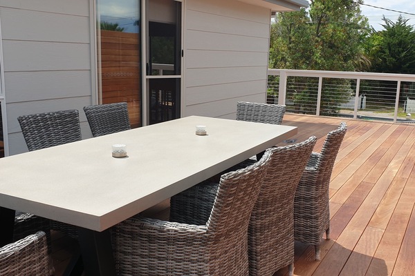 Outdoor Balcony Entertaining