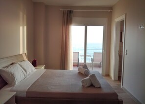 4 bedrooms, soundproofing, iron/ironing board, Internet - Dip in the Blue - 2 (Holiday home by the sea) (Agios Georgios Argyradon)