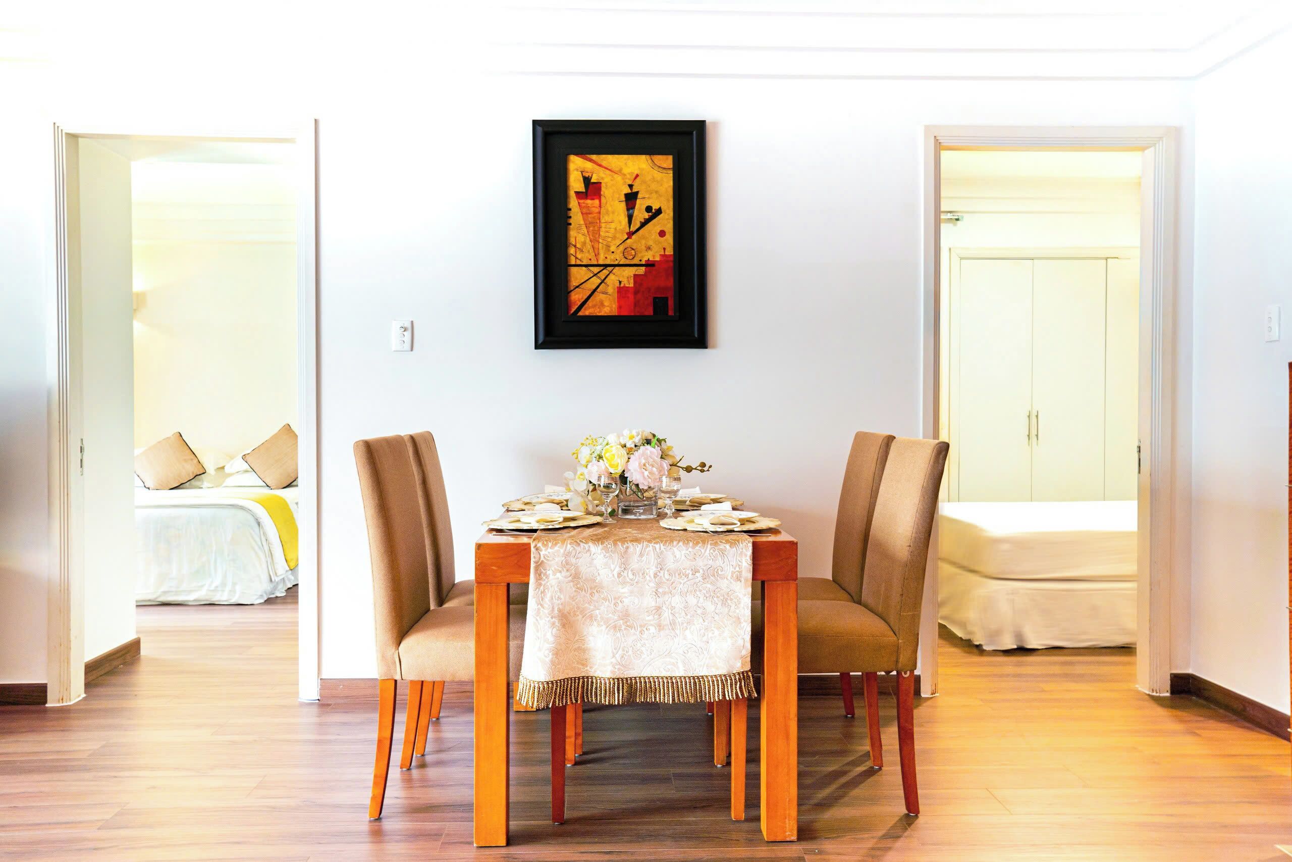 Deluxe Apartment, 2 Bedrooms | Living area | 32-inch TV with cable channels